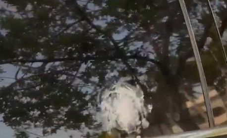 Tentativa de assalto a jogadores do Flamengo: carro de Rossi é baleado, mas ninguém se feriu no Rio. Segurança será reforçada.
