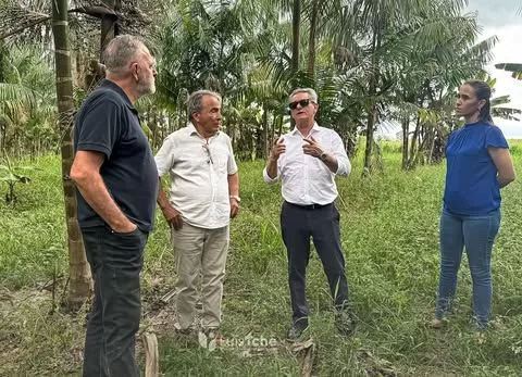 Para o secretário da Agricultura Luis Tchê acompanhar de perto o trabalho dos  produtores  do acre é uma satisfação pois eles são gigantes por sua própria natureza. 