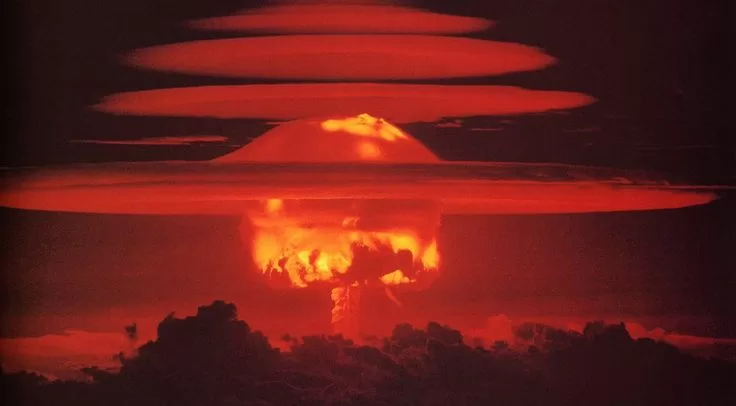 AMEAÇA: O Mundo à Beira de uma Guerra Nuclear o Conflito entre Israel, Irã e EUA se Intensifica