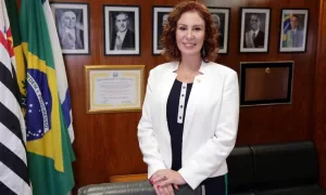 CONDENADA: Carla Zambelli sai do Brasil e PGR Decide Pedir