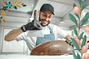 VALORIZAÇÃO: Rota do Cacau e a Arte em Chocolate com a Lenda Amazônica do Mapinguari