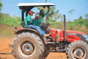 TREINAMENTO: Capacitação Técnica em Tratores e Escavadeiras Amplia o Acesso à Mecanização Rural