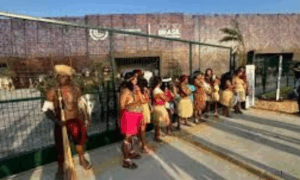 PROTESTO: Indígenas Munduruku Bloqueia Entrada da Blue Zone na COP30