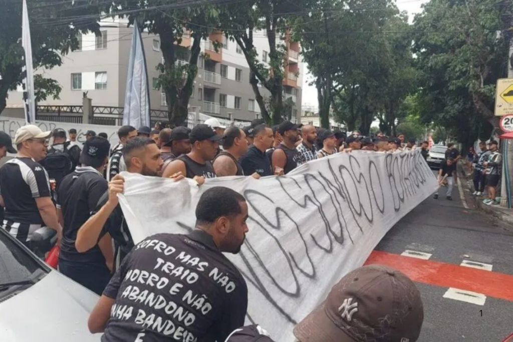 PRESSÃO: Botafogo Vence Bangu pelo Carioca em Jogo Marcado por Protestos Contra John Textor