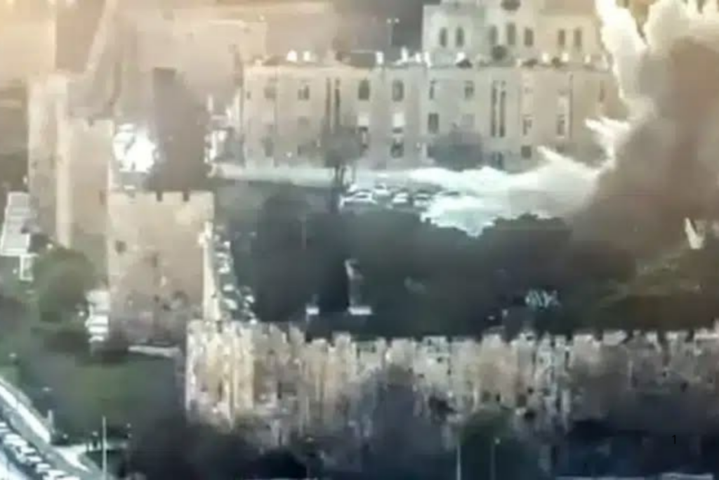 ATAQUE: Fragmento de Míssil Iraniano Atinge a Cidade Velha de Jerusalém e Aumenta Tensão no Oriente Médio