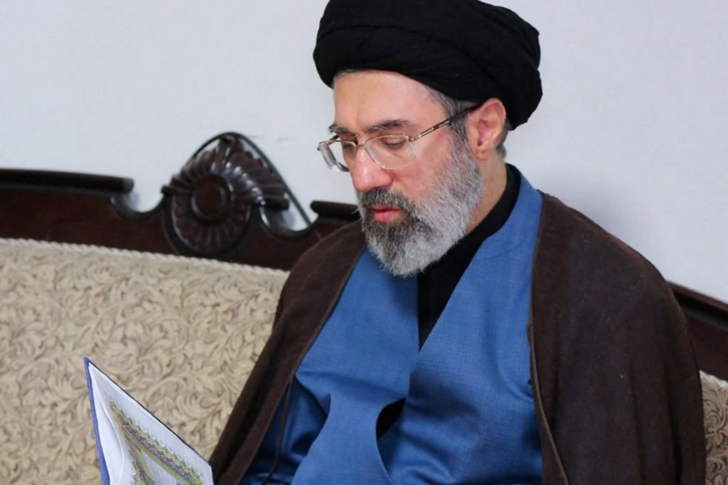 SUCESSOR: Irã Nomeia Mojtaba Khamenei como Novo Líder Supremo após Morte de seu Pai Ali Khamenei