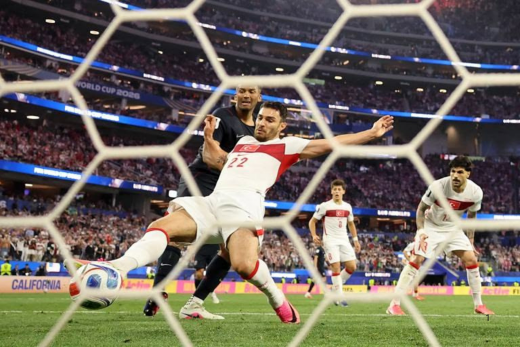 ELIMINADA: Turquia Vence os Estados Unidos por 3 a 2 no Fim, mas Norte-Americanos Avançam como Líderes do Grupo D