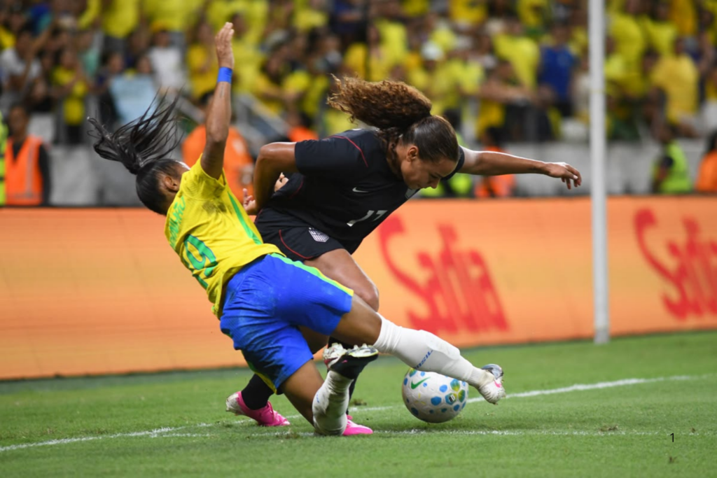 TENSO: Seleção Brasileira Feminina Perde para os EUA em Amistoso Marcado por Expulsões e Recorde de Público