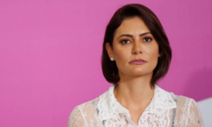 CRISE: Michelle Bolsonaro Deixa Presidência do PL Mulher, após Desentendimento com Flávio Bolsonaro