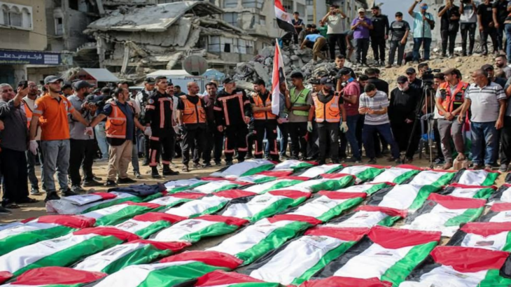 DRAMA: Enterro Coletivo Marca Recuperação de Corpos de Palestinos sob Escombros em Gaza
