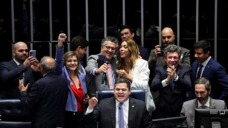 HISTÓRICO: Senado Aprova Fim da Escala 6x1 e Prevê Dois Dias de Descanso Semanal sem Redução Salarial