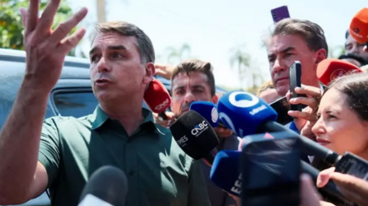 OPORTUNISTA: Flávio Bolsonaro Muda de Posição Sobre Escala 6x1, mas Caso Vença a Eleição Já Planeja Novas Regras Trabalhistas para 2027
